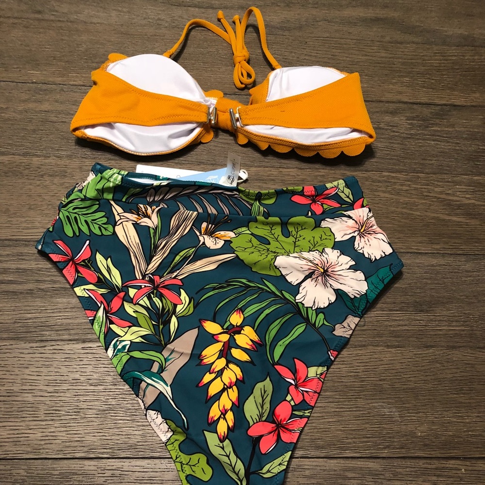 bathing suit - Picture 2 of 2